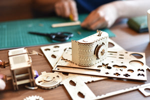 Mechanical model building kits
